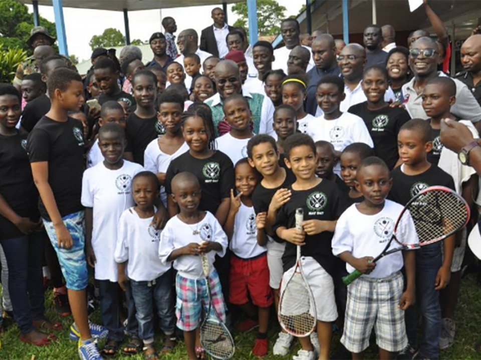 President Akufo Addo and vice, Alhaji Bawumia, in a group pose with the kids.